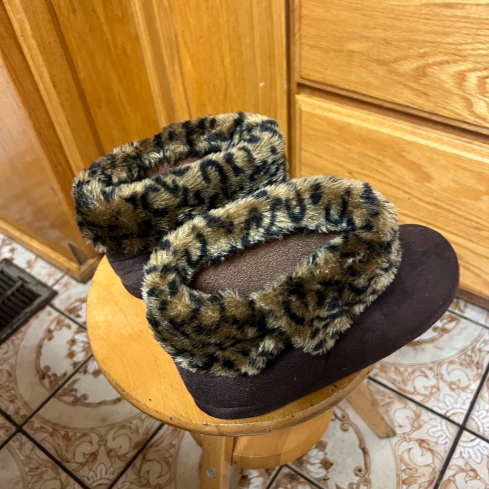 Slippers - Picture 5 of 5